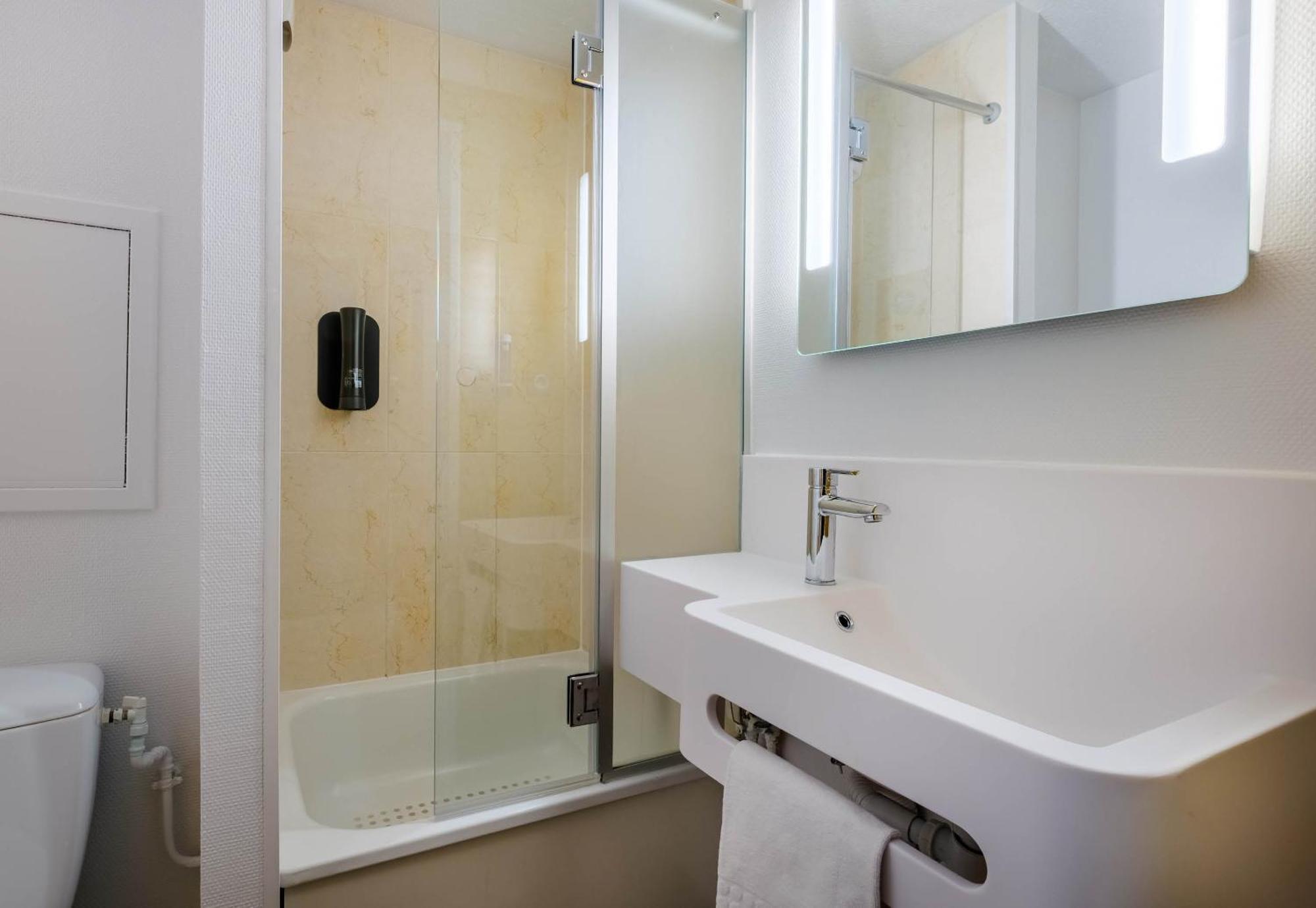 B&B Hotel Frejus Puget-Sur-Argens Екстериор снимка
