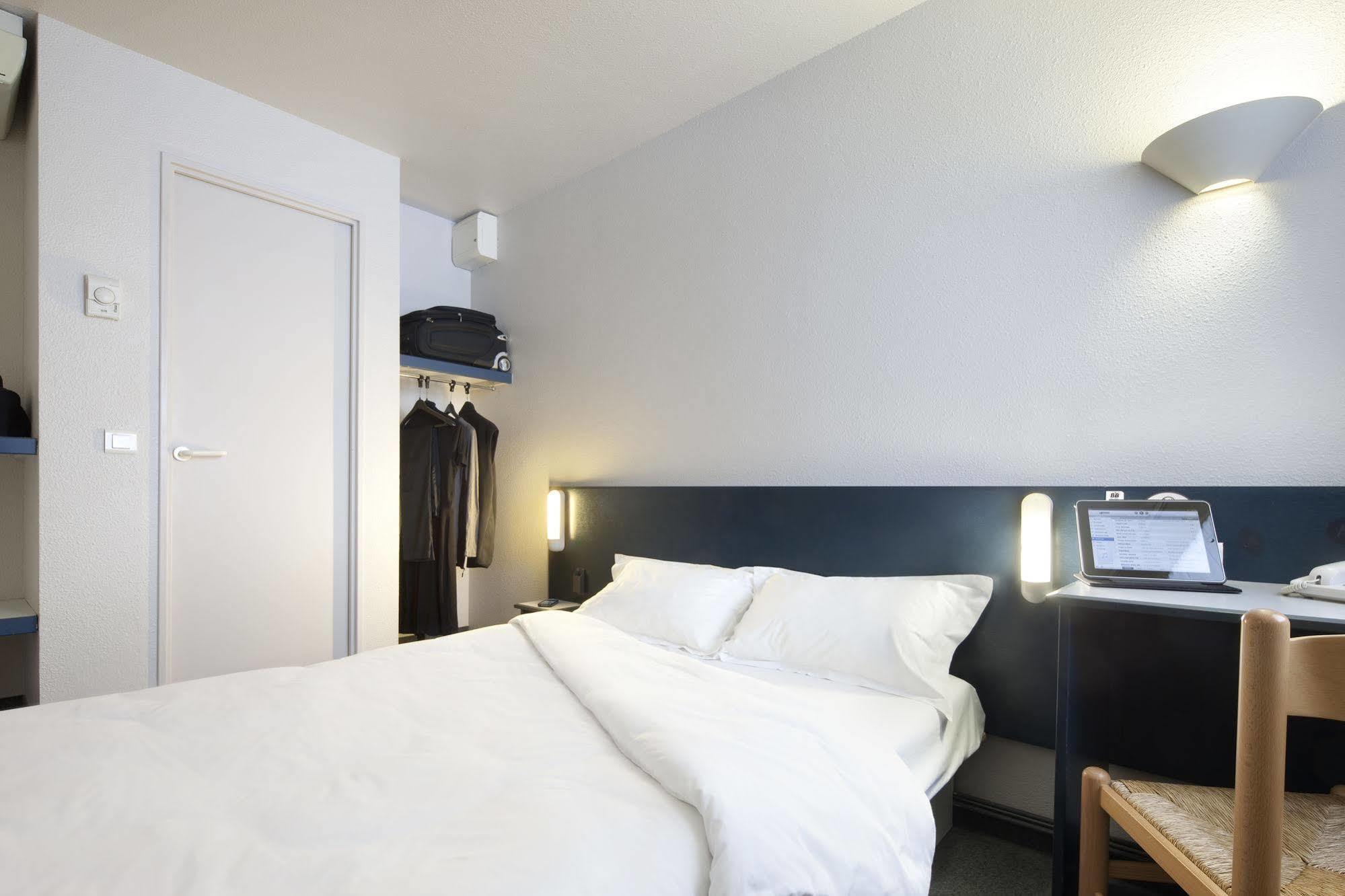 B&B Hotel Frejus Puget-Sur-Argens Екстериор снимка