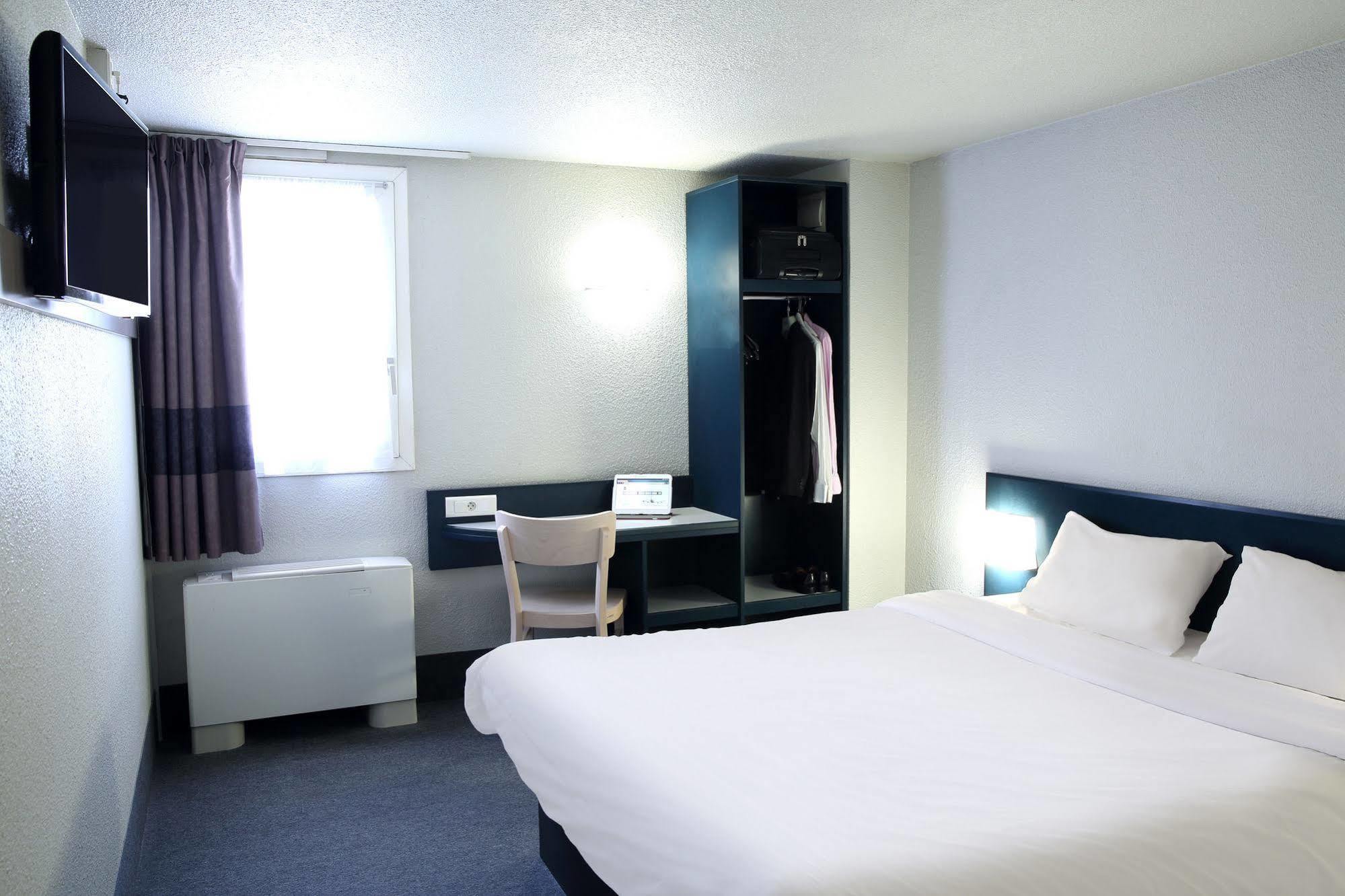 B&B Hotel Frejus Puget-Sur-Argens Екстериор снимка